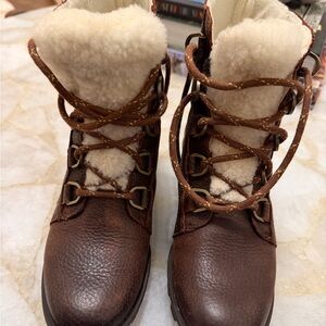 Sorel Brown Leather Sherpa Lined Boots